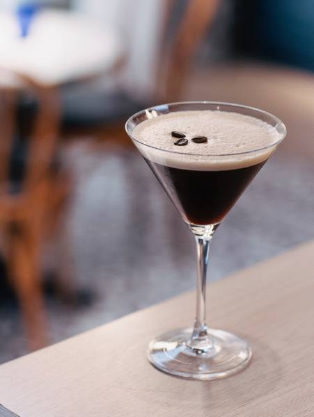 Bar avec vin naturel et bières artisanales pour un afterwork proche Tassin-la-Demi-Lune 69160