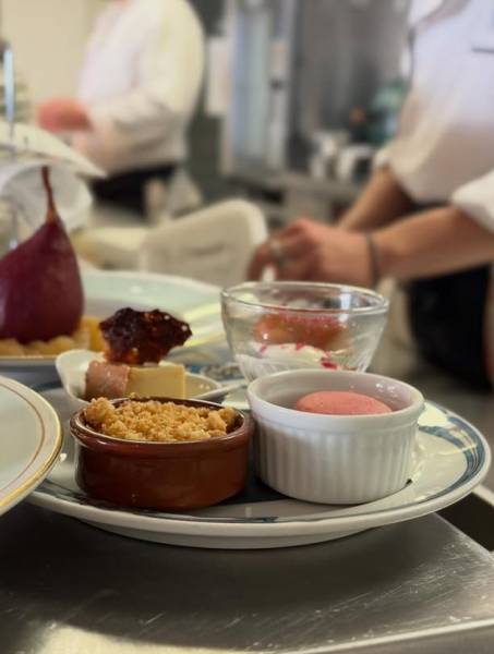 Privatisation d'un restaurant traditionnel français pour groupe de 60 personnes proche de Lyon